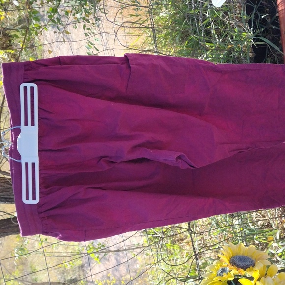 Scrub capris - Picture 6 of 8